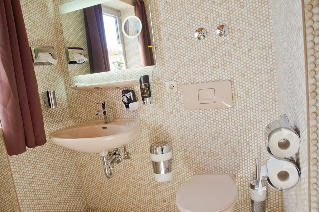 Hotel - Restaurant Kastanienhof Lauingen Room photo