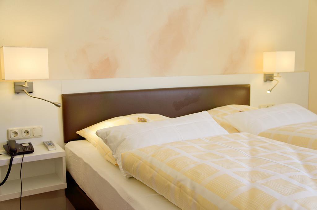 Hotel - Restaurant Kastanienhof Lauingen Room photo
